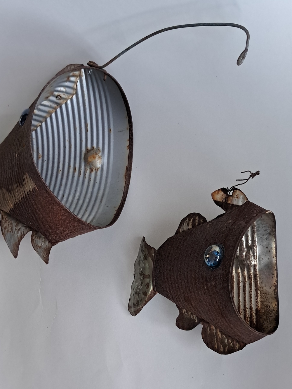 Pair Recycled Tin Can Rusted Fish Art Outdoors Indoors Decor - Picture 9 of 11